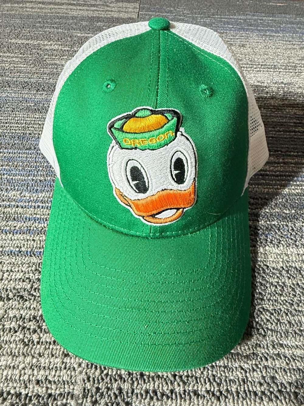 Zephyr Oregon Ducks Snapback Trucker Hat Green White